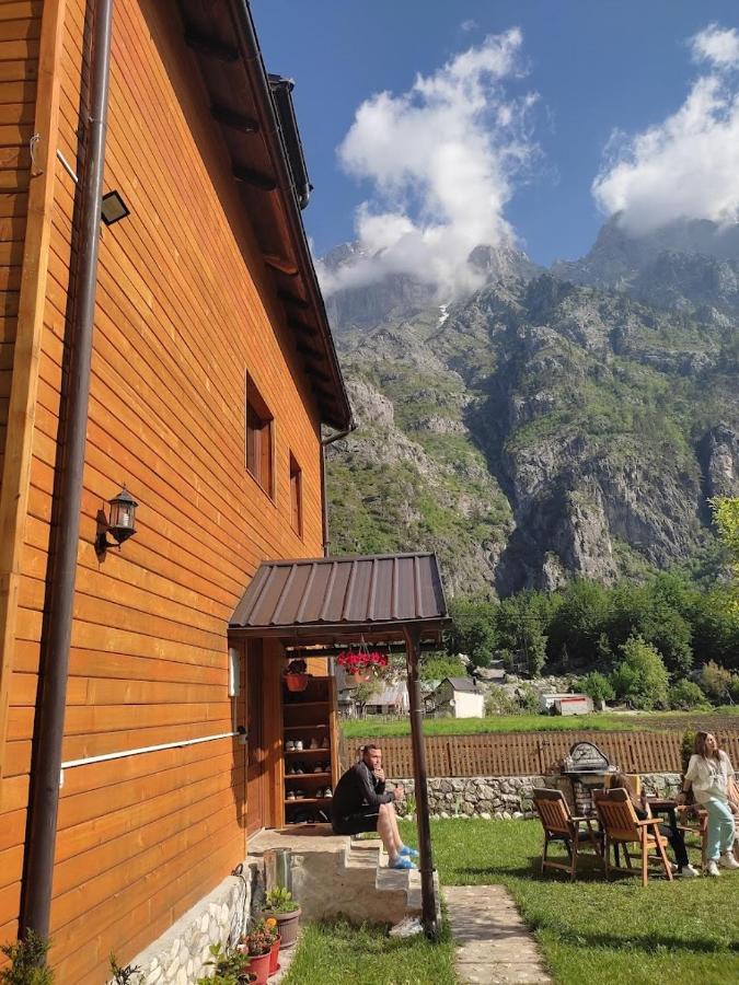 Guesthouse Mehmeti فالبني المظهر الخارجي الصورة