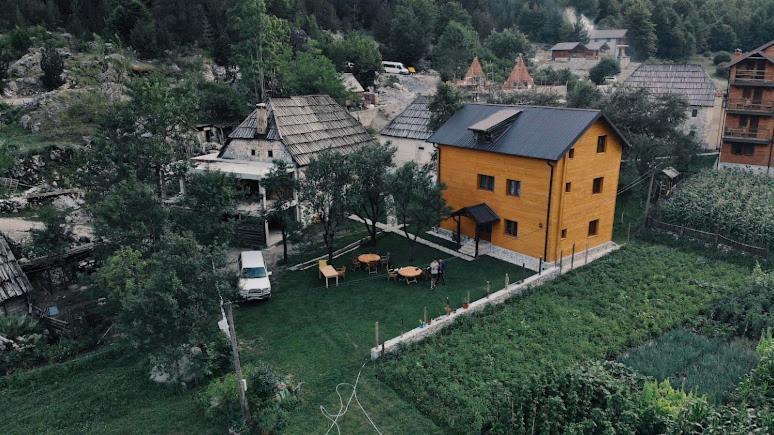 Guesthouse Mehmeti فالبني المظهر الخارجي الصورة