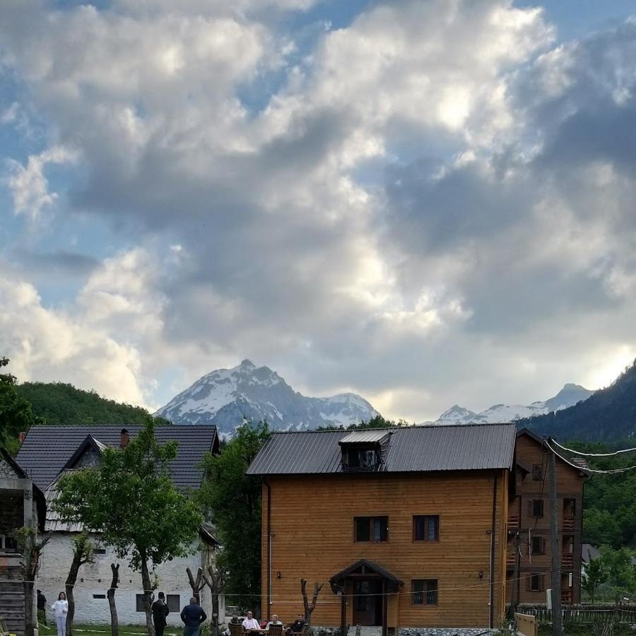 Guesthouse Mehmeti فالبني المظهر الخارجي الصورة