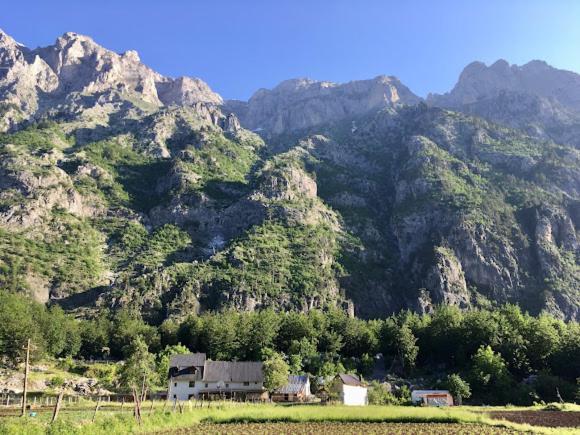 Guesthouse Mehmeti فالبني المظهر الخارجي الصورة